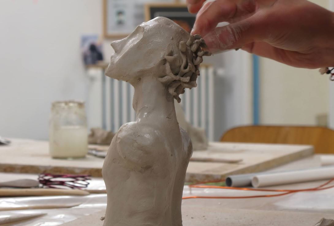 Atelier de sculpture et modelage à Delémont Jura. Atelier Tcheskiss