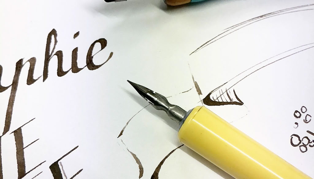 Atelier de calligraphie et lettrage, tous niveaux, Delémont Jura. Atelier Tcheskiss