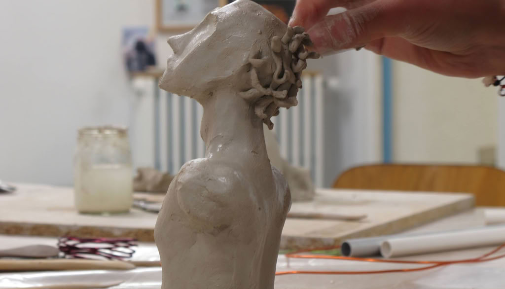 Atelier de sculpture et modelage à Delémont Jura. Atelier Tcheskiss