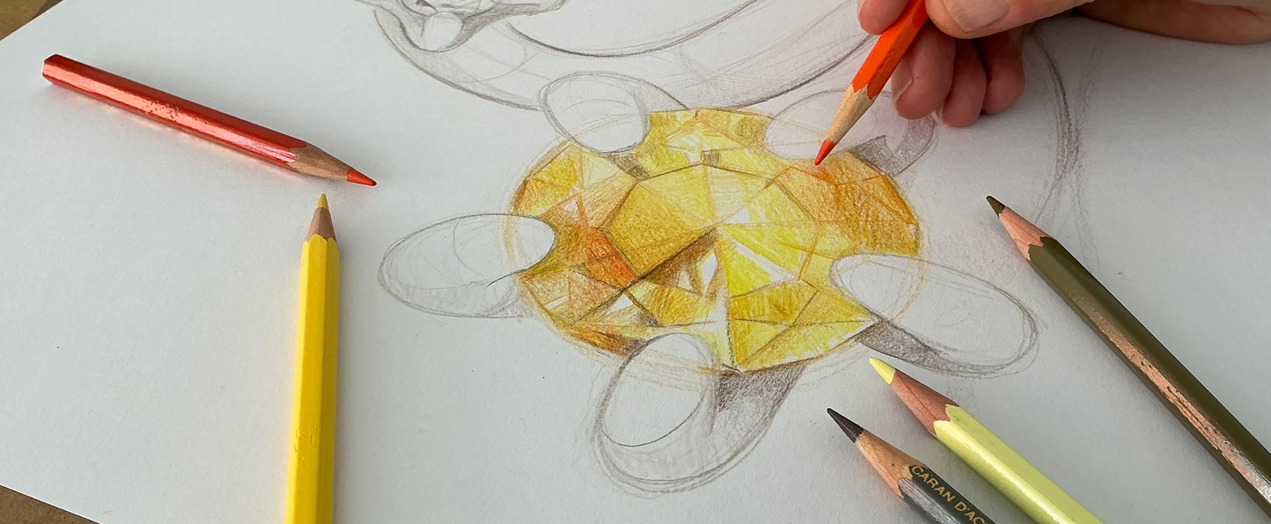 Main au travail dans l’atelier de création