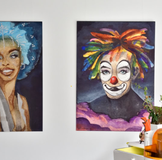 2016 Artiste : Denis Tcheskiss Titre : clowns et folies Enfant, Denis Tcheskiss habite du côté des Folies Bergère. Sa fenêtre plonge sur le célèbre music-hall parisien. Souvenirs, souvenirs… Exposition : Off Festival Delémont'BD 2016 Lieu : Galerie Tcheskiss
