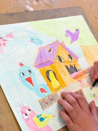 Atelier de dessin pour enfants. Atelier Tcheskiss Delémont Jura