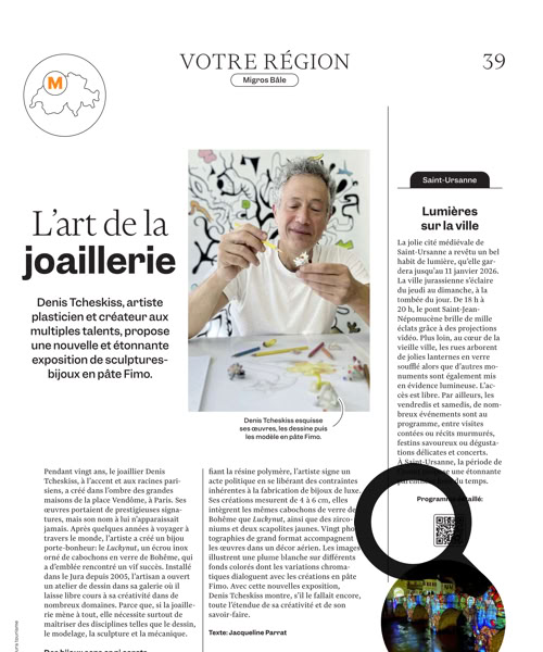 Denis Tcheskiss Page de magazine avec un article intitulé "L'art de la joaillerie", montrant une personne tenant des outils de bijouterie, entourée de divers matériaux. Texte en colonnes et une image circulaire en bas à droite.